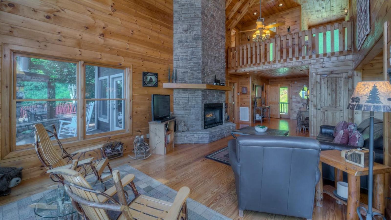 Pinecrest Lodge - Views In Aska Adventure Area Blue Ridge Eksteriør bilde